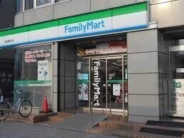 コンビニ　ファミリーマート蓮田駅西口店（コンビニ）まで710m