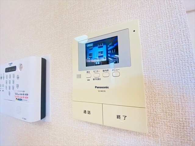 セキュリティ　同一建物内２０３号室内装写真掲載