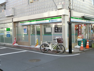 コンビニ　ファミリーマート妙蓮寺駅前店（コンビニ）まで569m