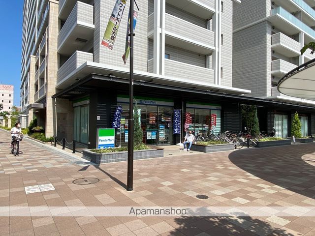 コンビニ　ファミリーマート（コンビニ）まで414m