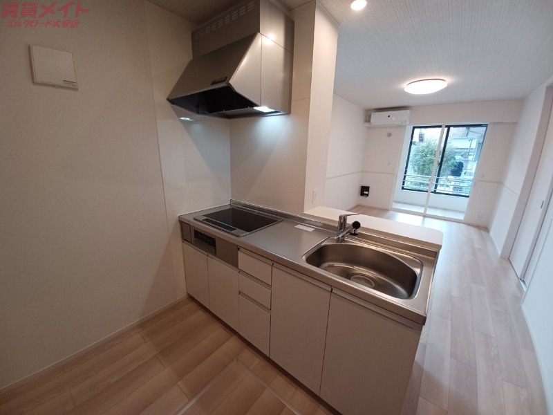 キッチン　同タイプの部屋写真です。