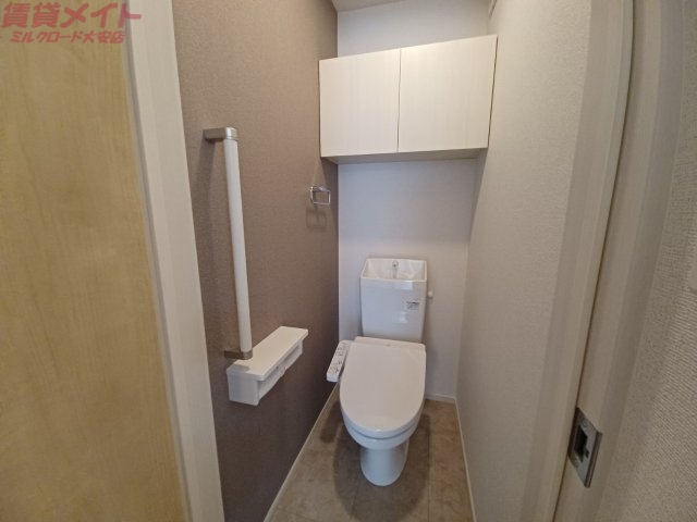 トイレ　同タイプの部屋写真です。