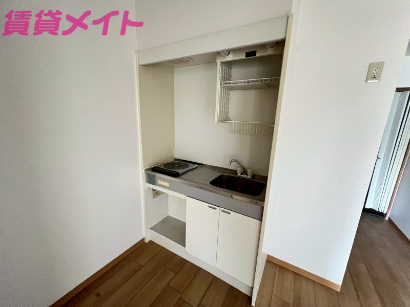 キッチン　別部屋参考写真です