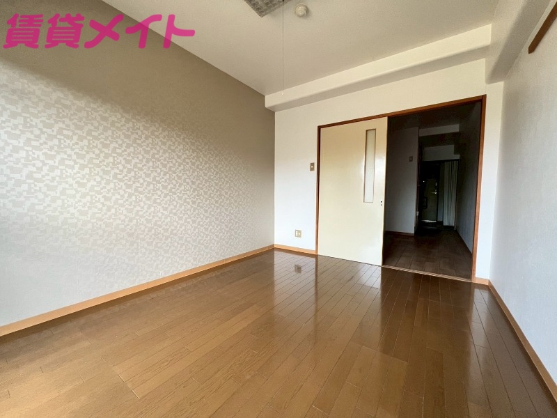 居室・リビング　別部屋参考写真です