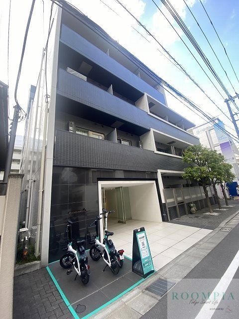 建物外観　駐車場