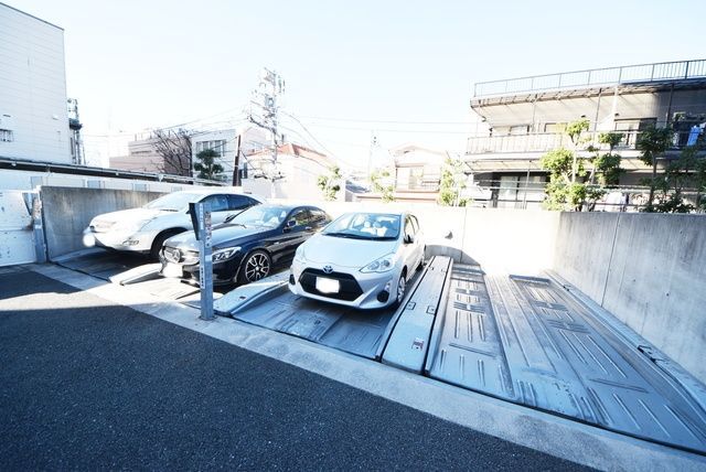 駐車場　駐車場