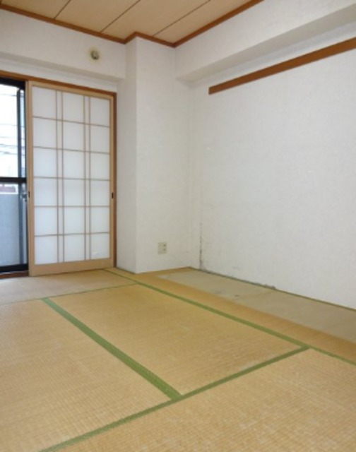 ＪＲ総武線 三鷹駅 徒歩5分 5階建 築35年の居間写真