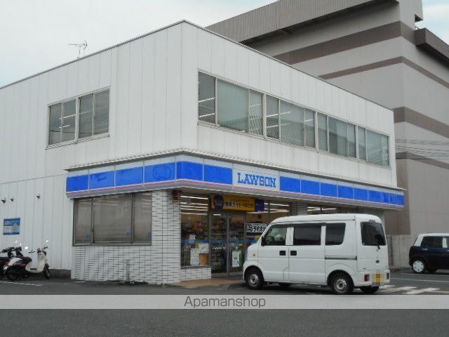 コンビニ　ローソン様（コンビニ）まで950m