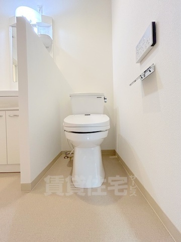 Fメゾン西加賀屋2番館のトイレ写真