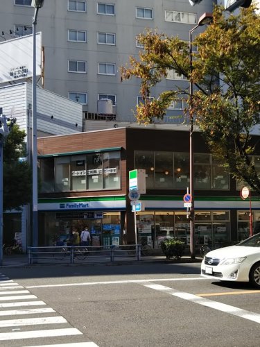 コンビニ　ファミリーマート 西天満六丁目店（コンビニ）まで226m