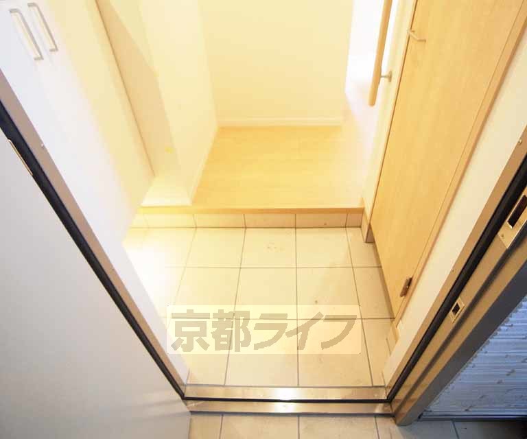 玄関　１０１号室写真