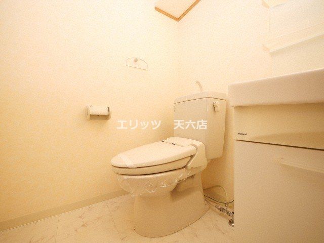 トイレ　トイレ