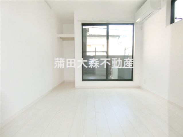 居室・リビング　南東角部屋2面採光の洋室