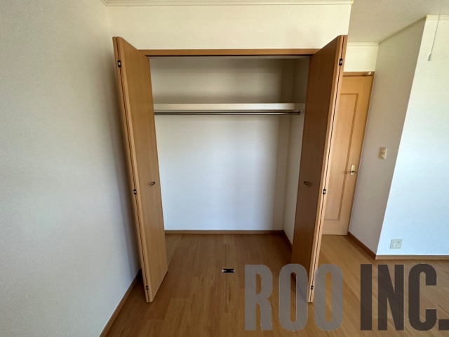 収納　写真は反転のお部屋です