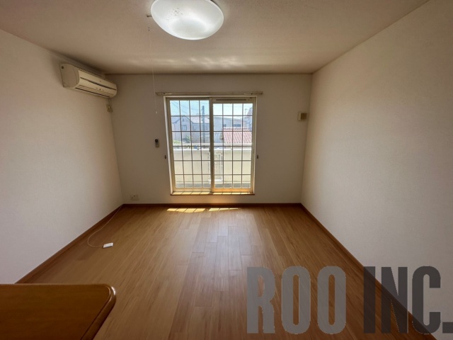 居室・リビング　写真は反転のお部屋です