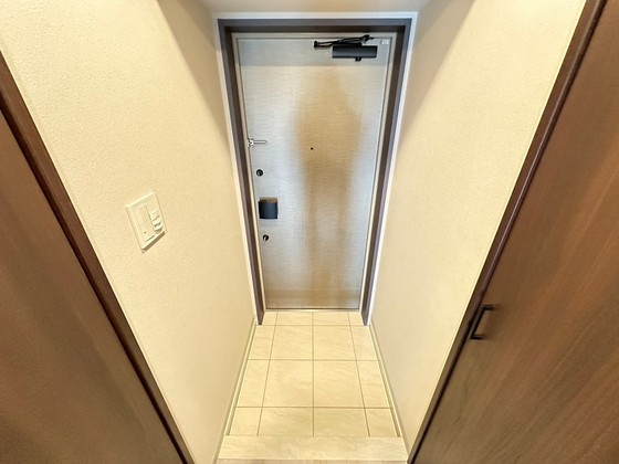 玄関　※別部屋の写真です