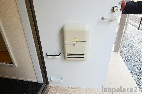 玄関　設備・仕様は号室により異なる為、現況を優先致します。