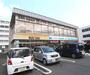 コンビニ　ローソン京都南区役所前店（コンビニ）まで181m