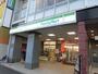 コンビニ　ファミリーマート 新宿信濃町店（コンビニ）まで446m