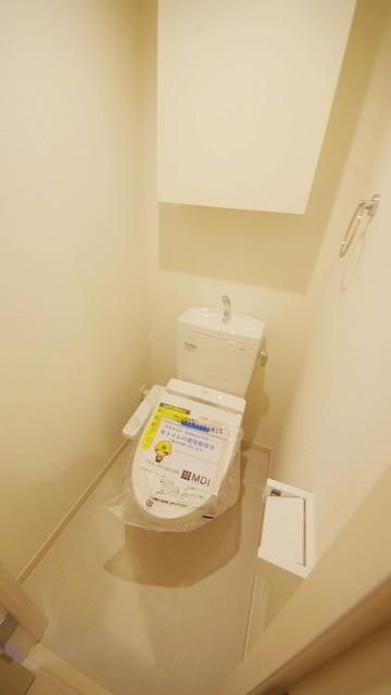トイレ　同物件別号室写真