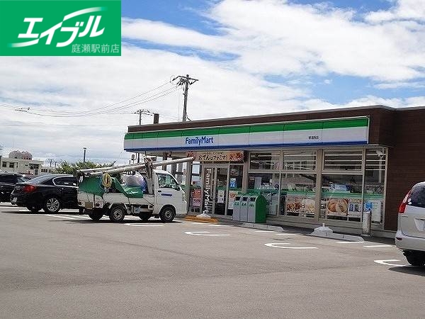 コンビニ　ファミリーマート琴浦西店（コンビニ）まで387m