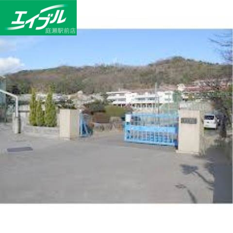 中学校　倉敷市立琴浦中学校（中学校）まで1207m