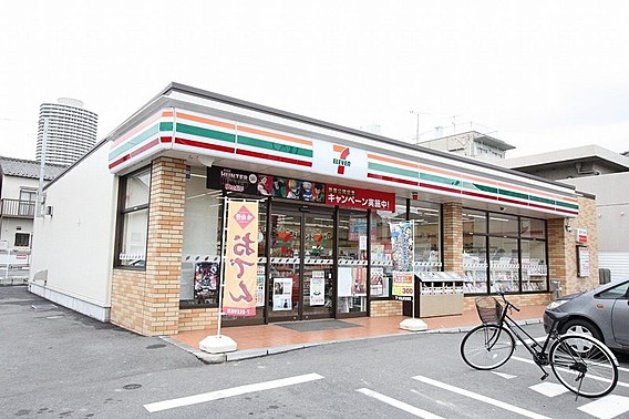コンビニ　セブンイレブン 名古屋川中町店（コンビニ）まで135m