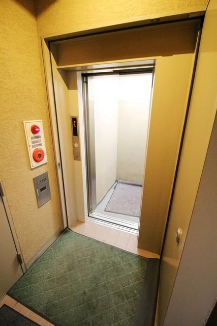 その他共有部分　☆エレベーターで上の階まで☆