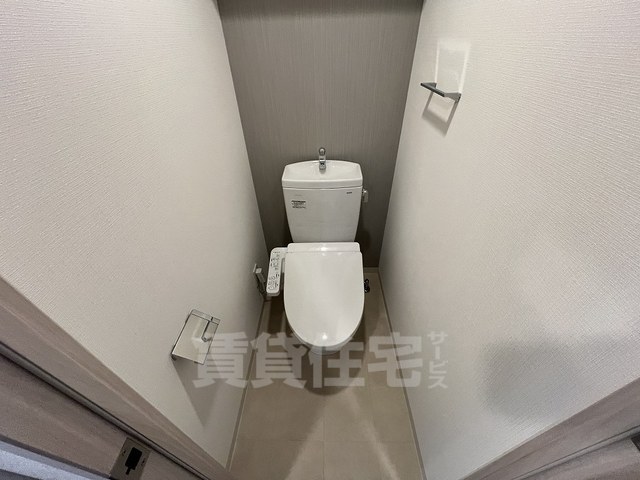 近鉄奈良線 布施駅 徒歩7分 13階建 築1年のトイレ写真