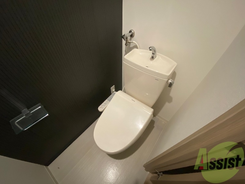 トイレ　こちらはトイレです。清潔感があり、安心して使用できます。