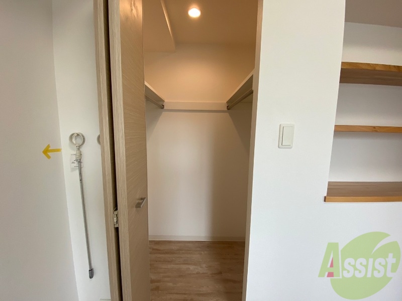 収納　寝室の収納です。部屋がすっきり片付きます。