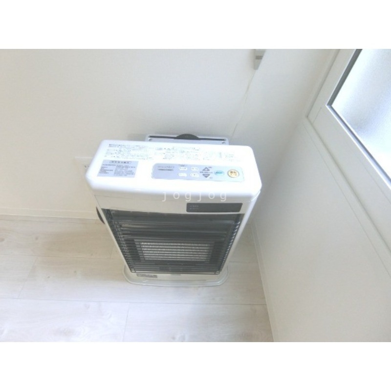 その他設備　冬はあったか石油ストーブです。