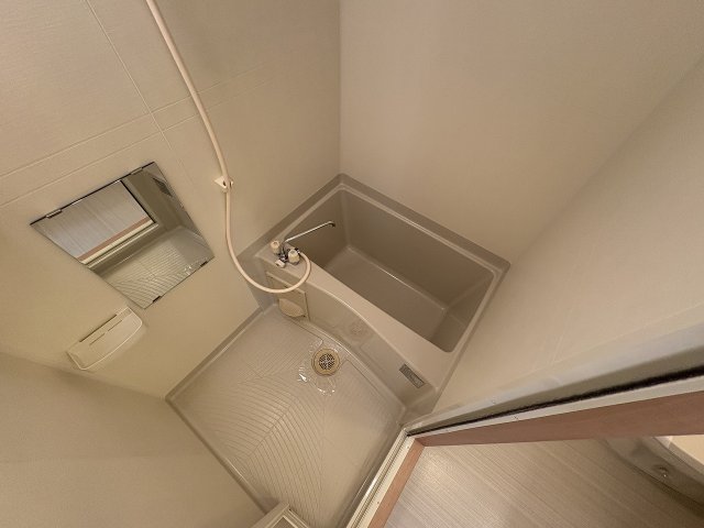 バス・シャワールーム　落ち着いた空間のお風呂です