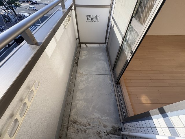 バルコニー　開放的で明るい空間を演出してくれるバルコニーです
