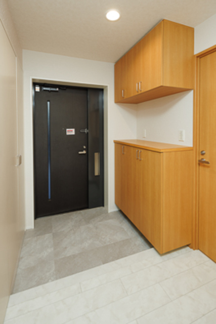 玄関　※写真は同タイプ住戸です。