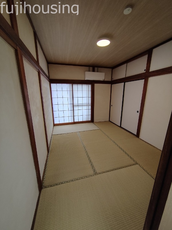 その他　２Ｆ和室６帖　エアコン付き
