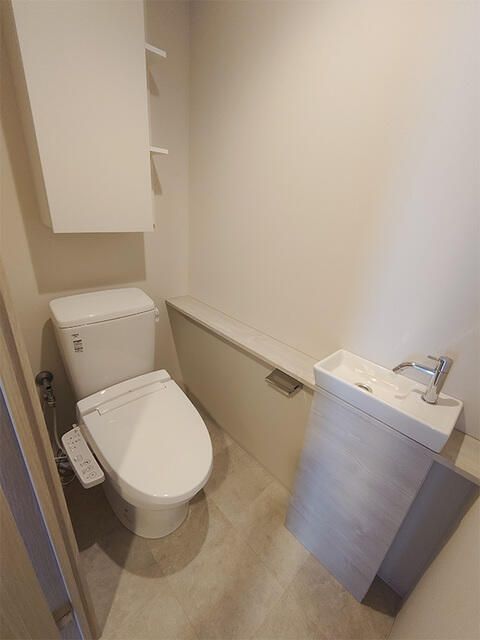 トイレ　※写真は同タイプ住戸です。