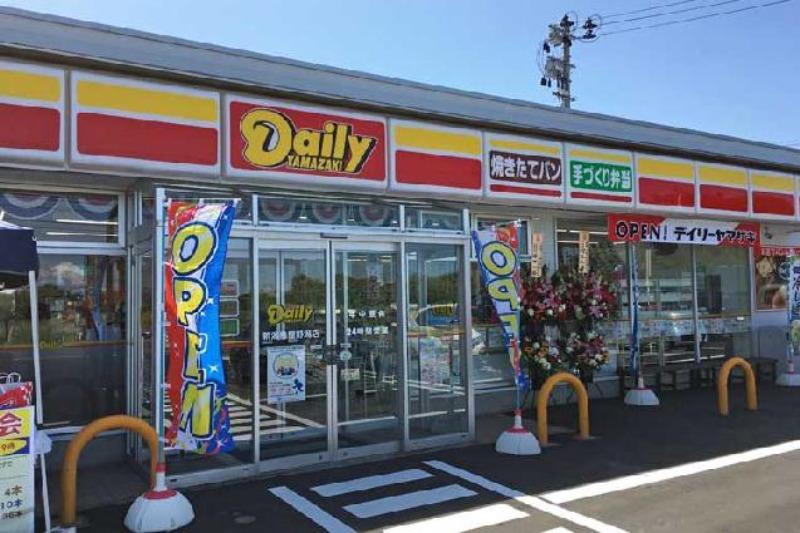 コンビニ　デイリーヤマザキ 新潟本町通店（コンビニ）まで107m