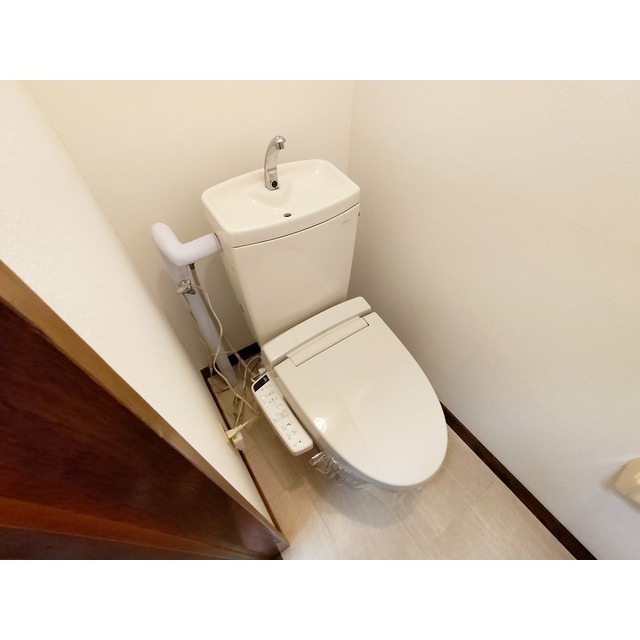 山科グリーンハイツのトイレ写真