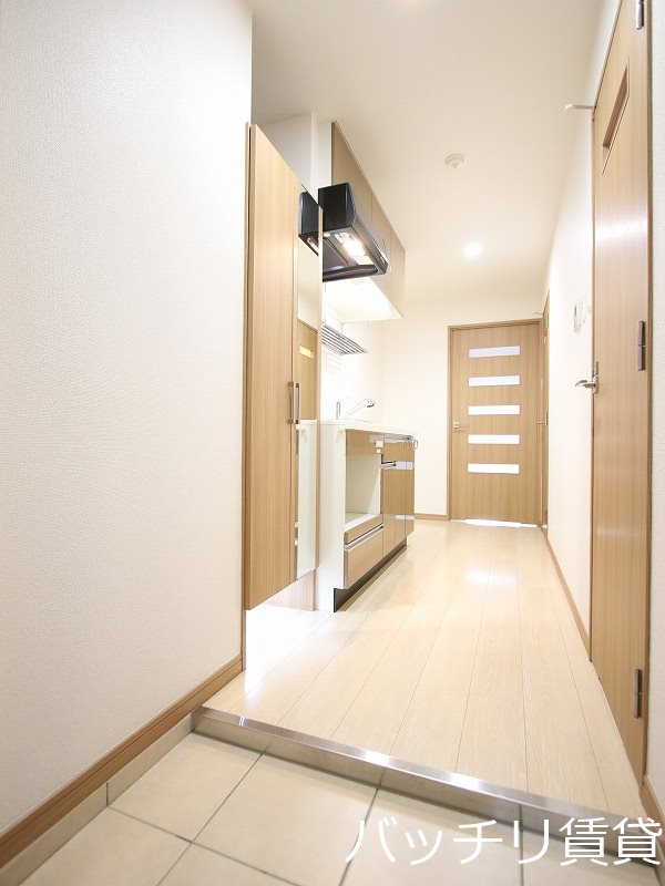 玄関　同型タイプの為、現状を優先致します。