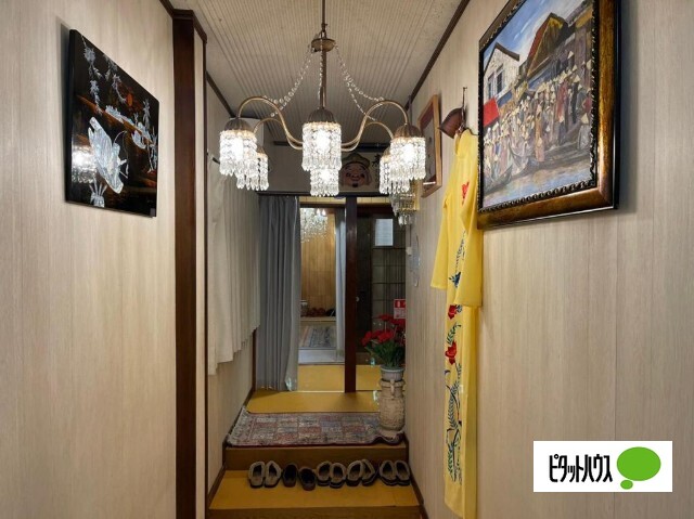 西三国3丁目貸家の玄関写真