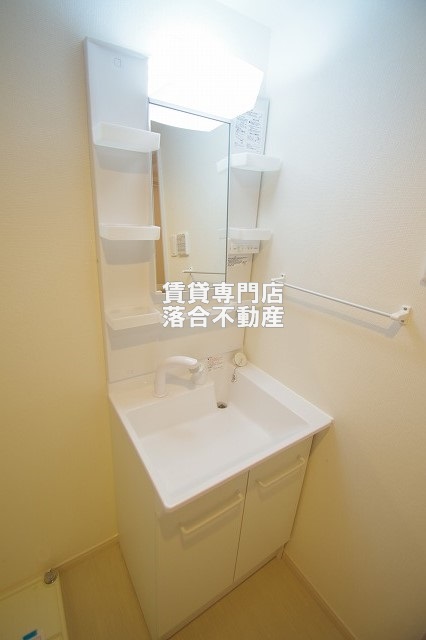 洗面設備　独立洗面化粧台付き