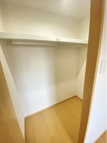 収納　洋室ウォークインクローゼット