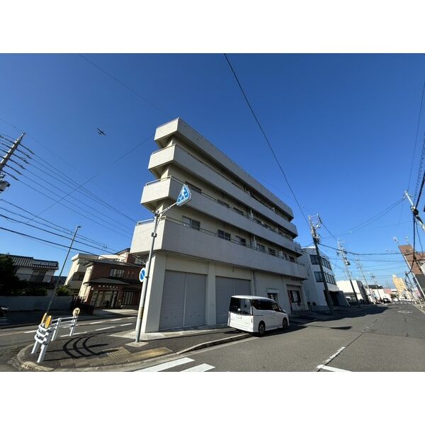 林マンションの外観写真
