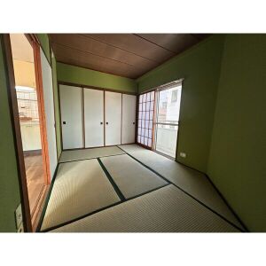 林マンションの玄関写真