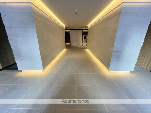 近鉄大阪線 大阪上本町駅 徒歩1分 15階建 築3年の外観写真