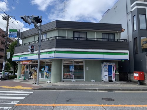 コンビニ　ファミリーマート 川崎梶ケ谷店（コンビニ）まで460m