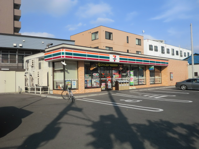 コンビニ　セブンイレブン札幌豊平2条8丁目店（コンビニ）まで154m
