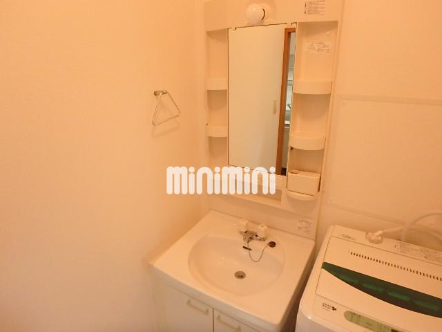 洗面設備　独立洗面化粧台です。