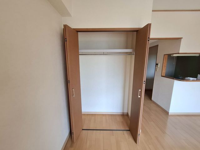 収納　写真は違う号室です。